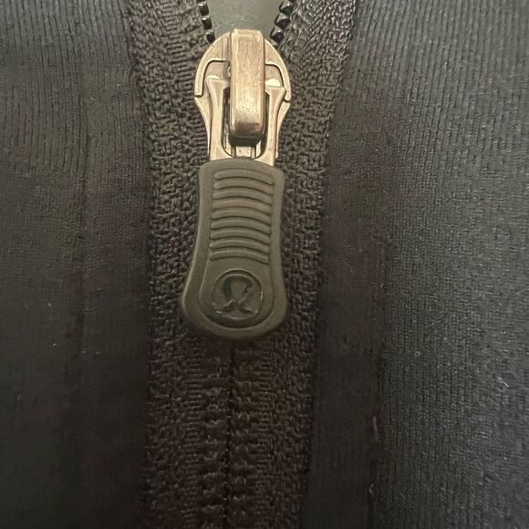 Lululemon Jacket With Hood - Picture 3 of 6